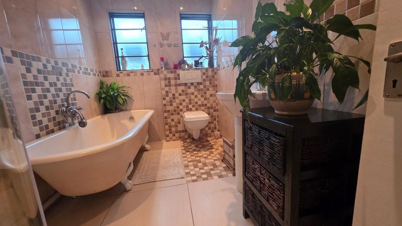 3 Bedroom Property for Sale in Reebok Western Cape